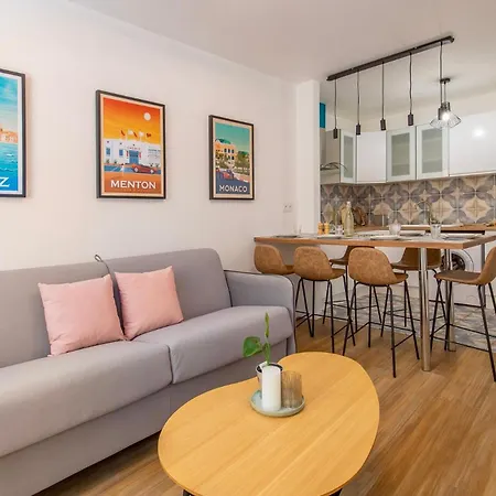 St Michel - Beau 3pieces En Centre-ville Climatise Lägenhet