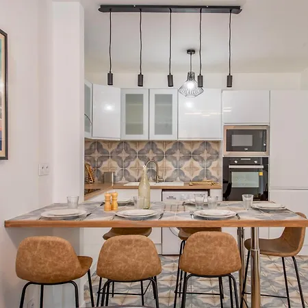 St Michel - Beau 3pieces En Centre-ville Climatise Lägenhet *